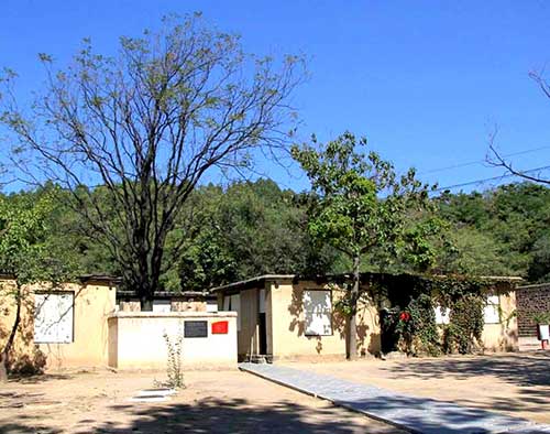 西柏坡红色教育基地帮助社区干部提炼群众工作方法