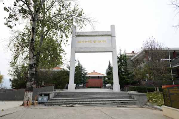 西柏坡廉政教育基地通过红色教育，引导机关干部重温"六条铁律"